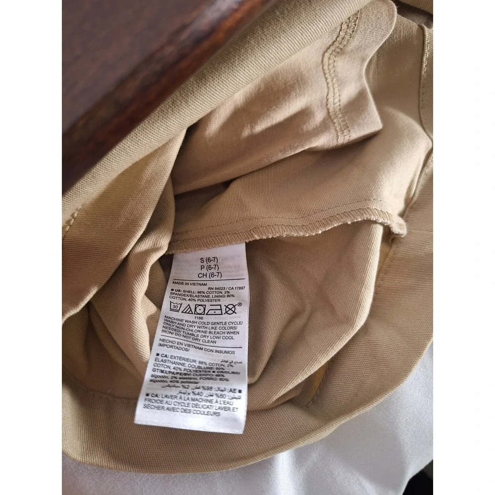 Old Navy Kids Khaki Skort with Double Button Detail Elastic Waist Size‎ 6 7